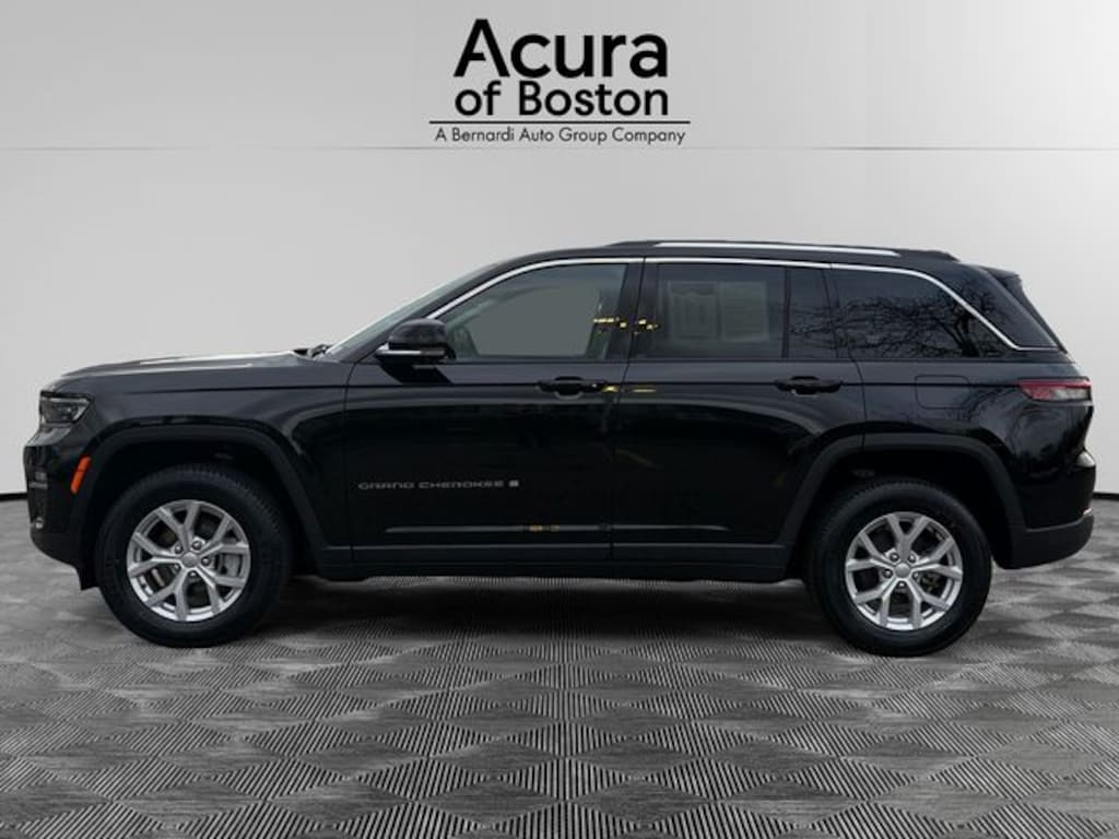 Used 2023 Jeep Grand Cherokee Limited SUV