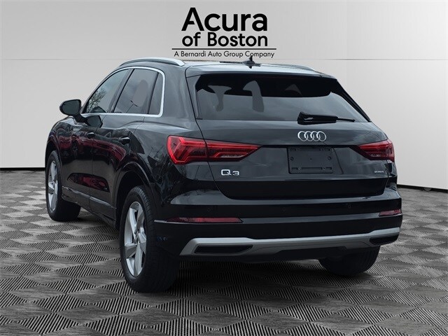 2020 Audi Q3 45 TFSI Premium photo 3