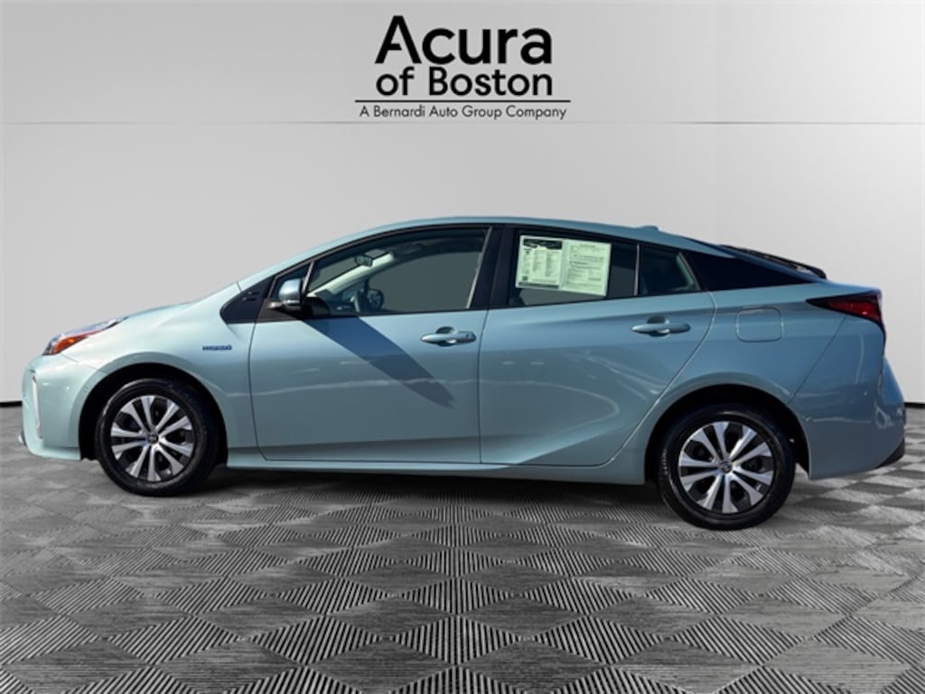 Used 2022 Toyota Prius LE Hatchback