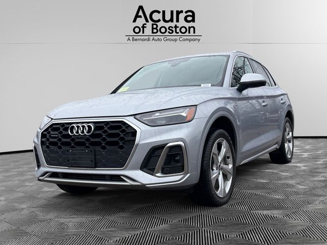 2022 Audi Q5 45 Premium Plus's photo