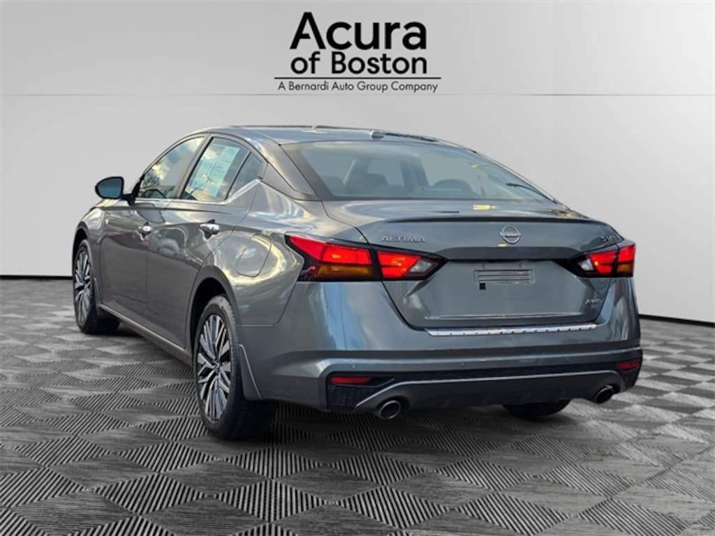 Used 2023 Nissan Altima 2.5 SV Sedan