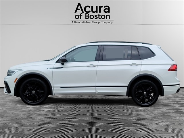 Used 2022 Volkswagen Tiguan SE R-LINE BLACK with VIN 3VV8B7AXXNM086182 for sale in Brighton, MA
