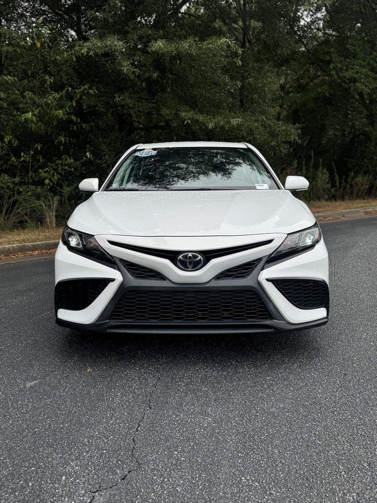 2023 Toyota Camry SE photo 2