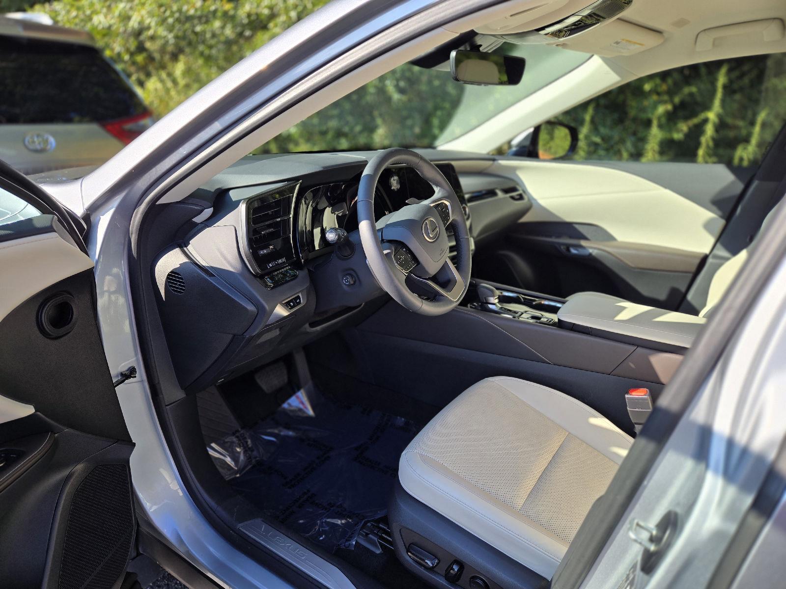 2023 Lexus RX 350 Premium photo 3