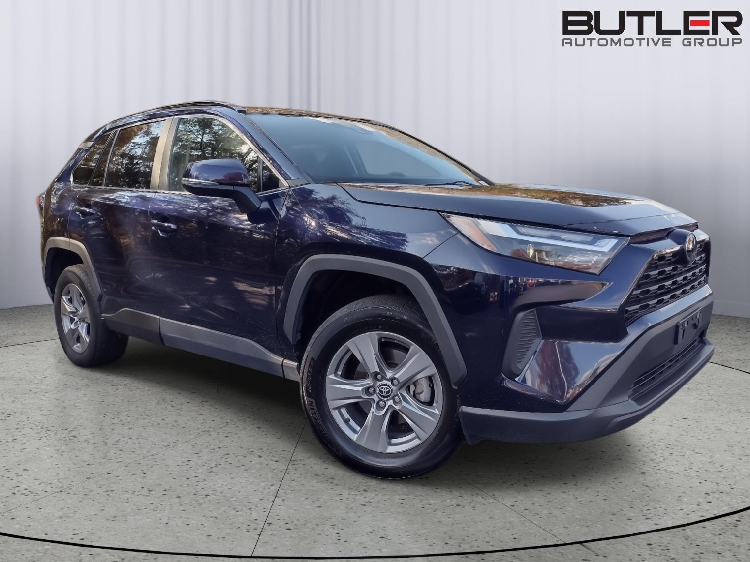 2024 Toyota RAV4 XLE's photo