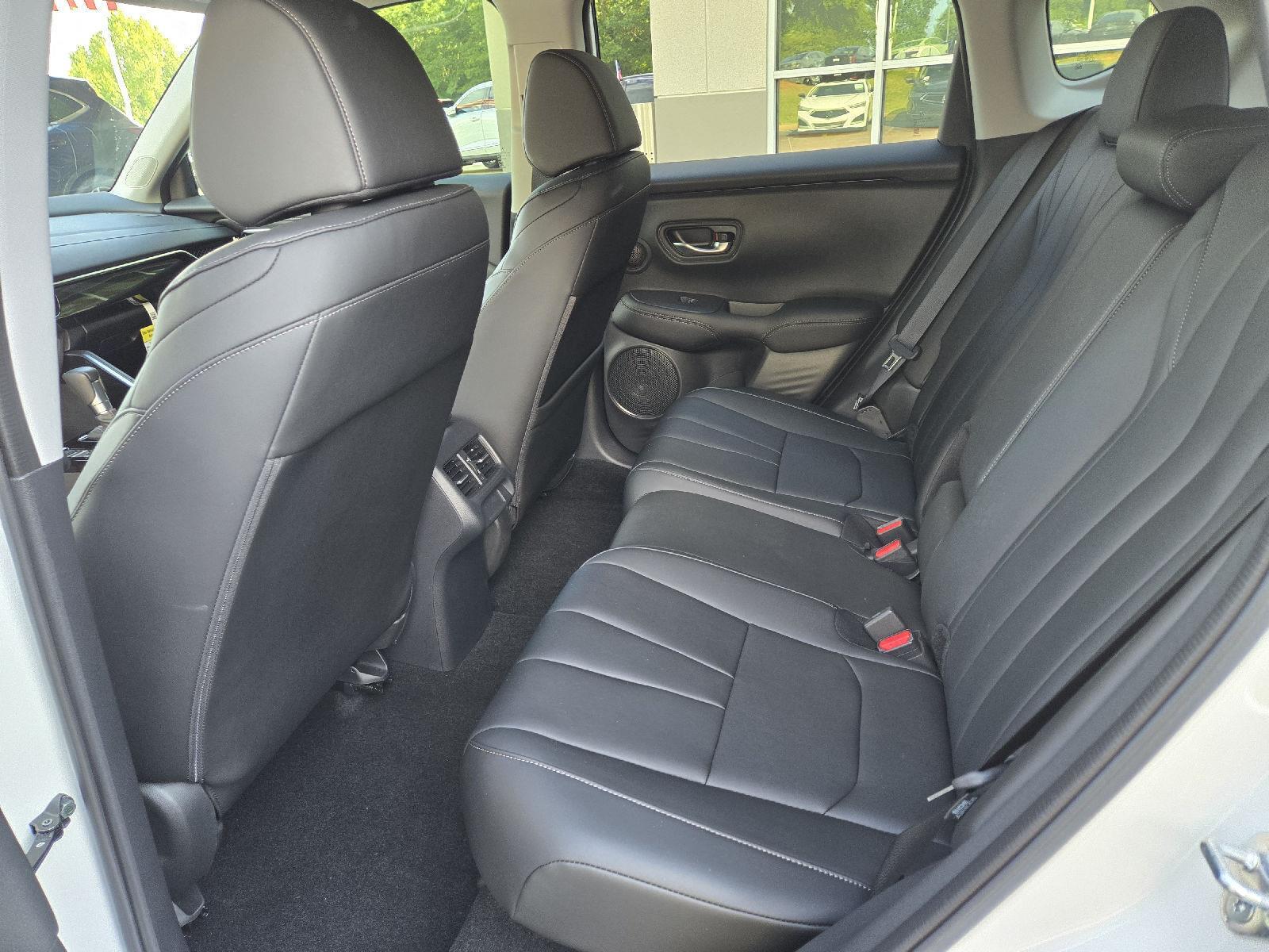 2025 Acura ADX Base - Photo 5