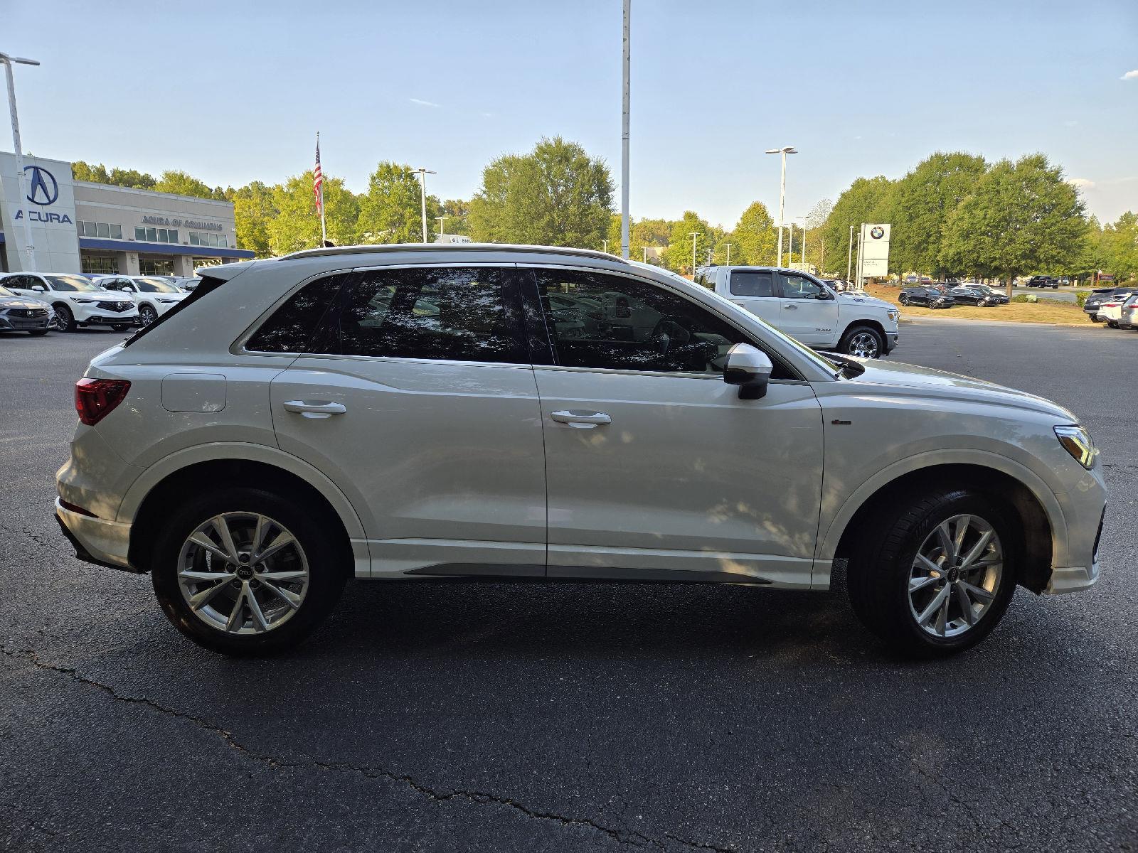 2023 Audi Q3 45 TFSI S line Premium photo 4