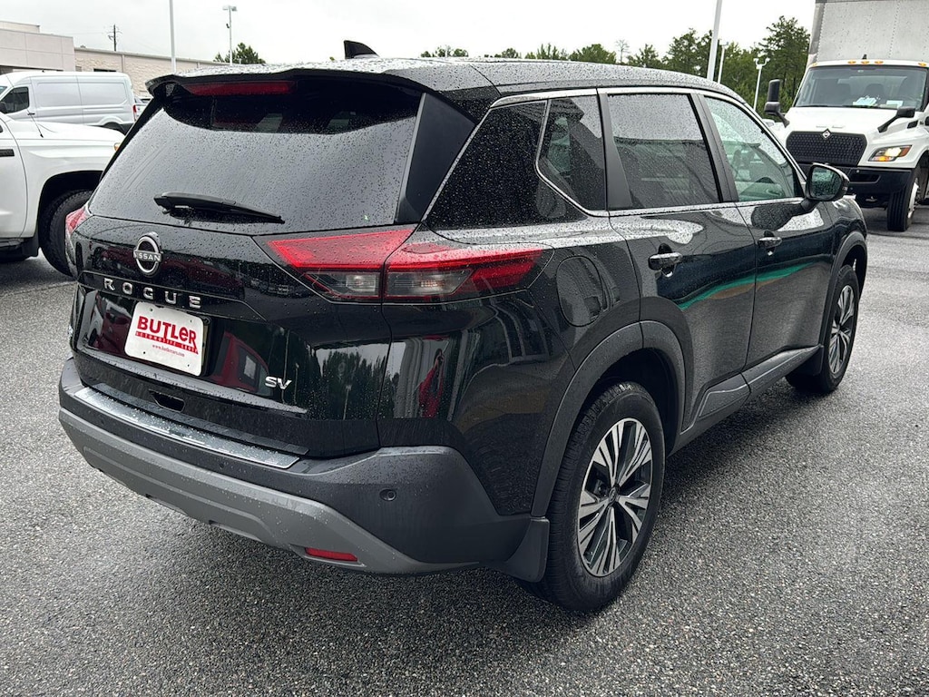 2022 Nissan Rogue SV photo 3