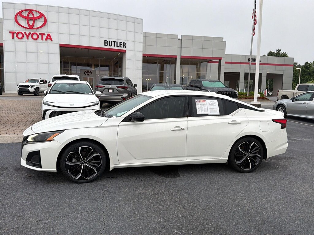 Used 2023 Nissan Altima 2.5 SR Sedan