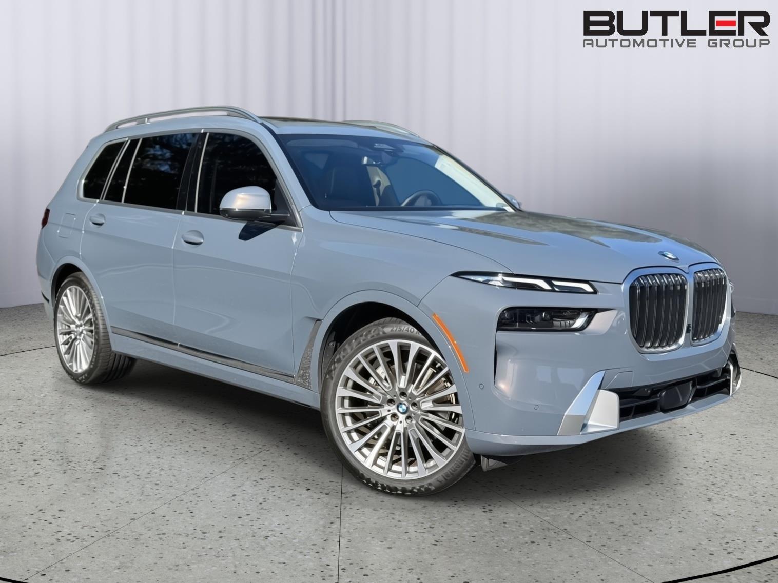 2024 BMW X7 40i's photo