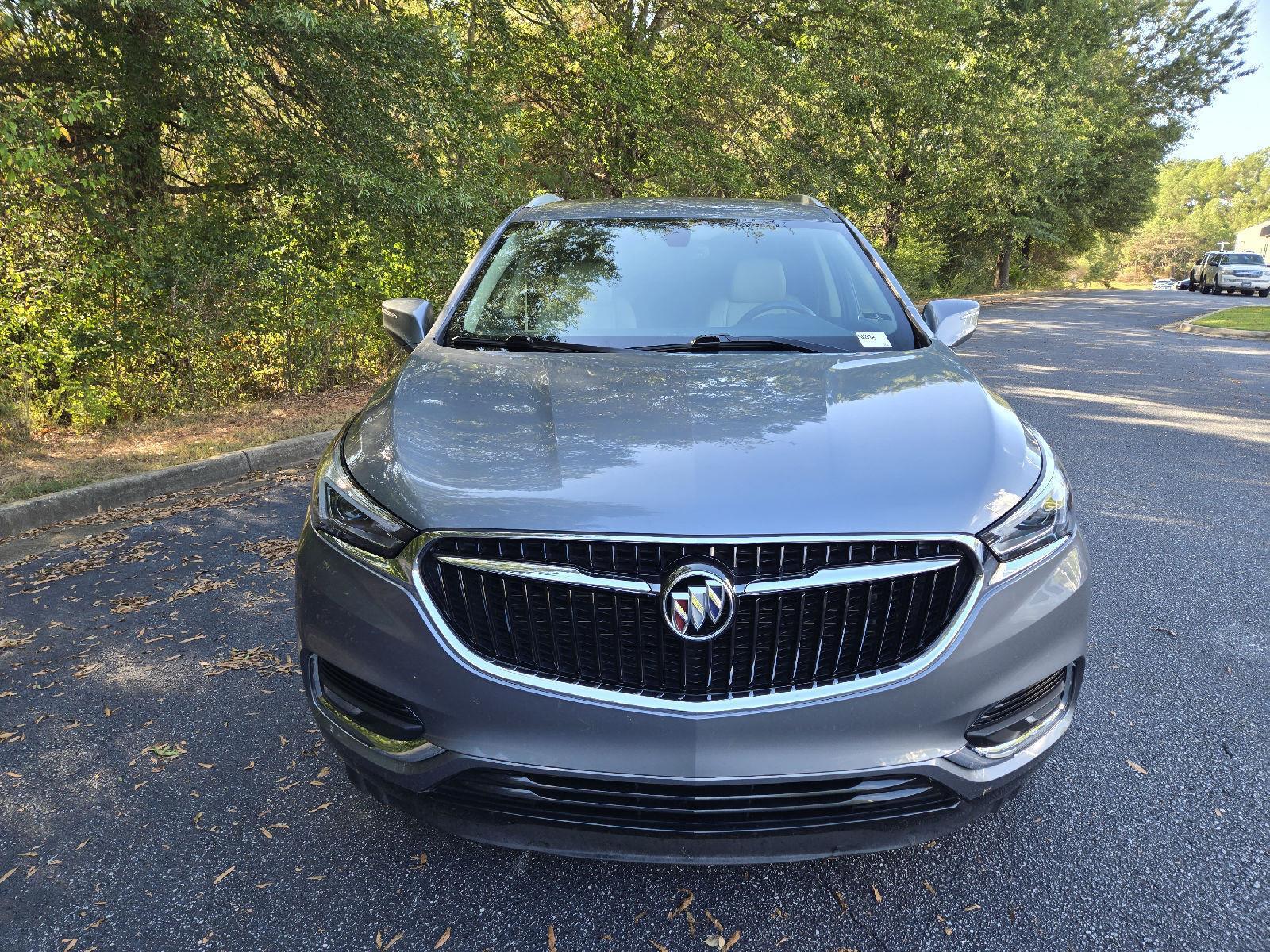 2018 Buick Enclave Essence photo 2
