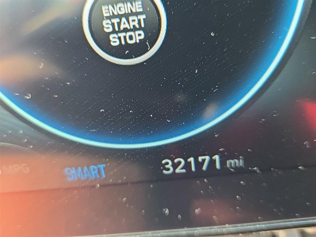 2023 Hyundai Elantra SEL photo 3