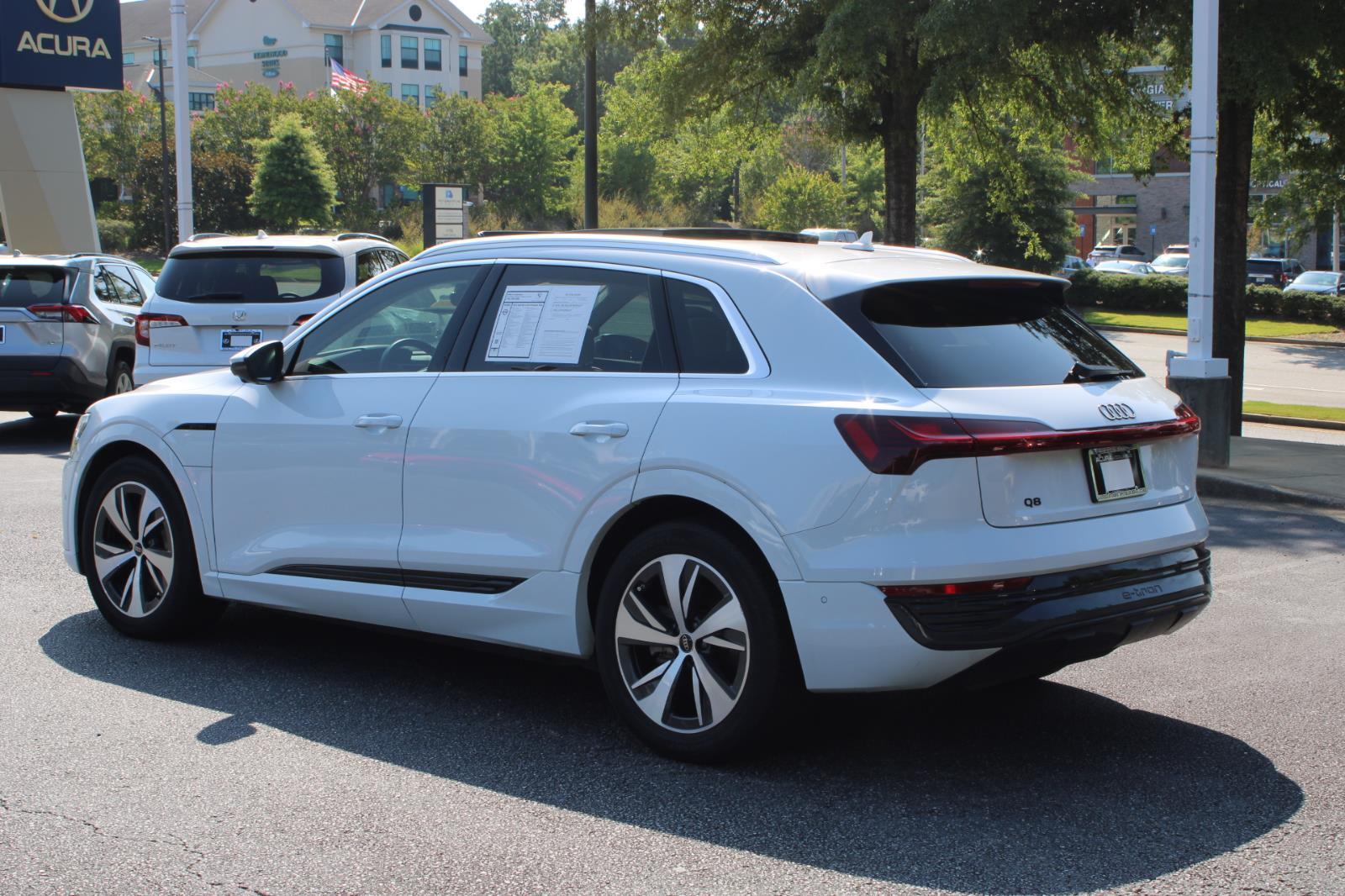 2024 Audi Q8 E-tron Premium Plus photo 3