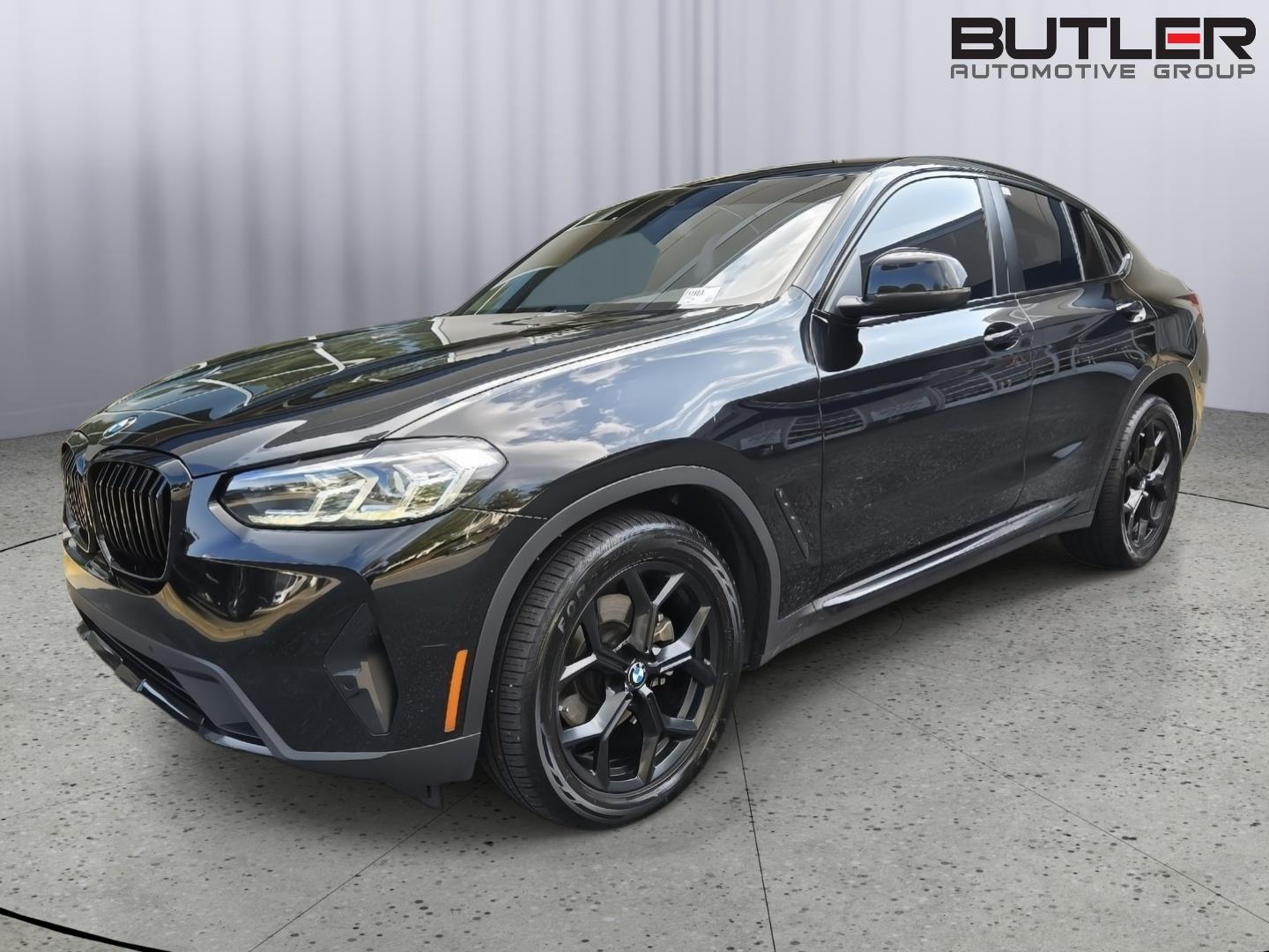 2022 BMW X4 xDrive30i's photo