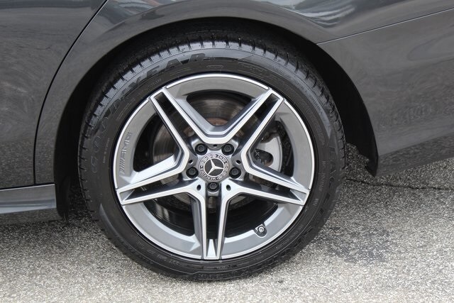 2022 Mercedes Benz E 350 4MATIC photo 2