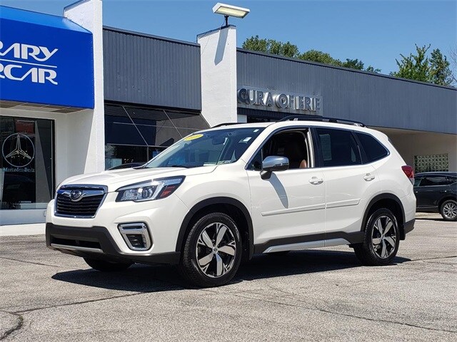 2020 Subaru Forester Touring photo 2