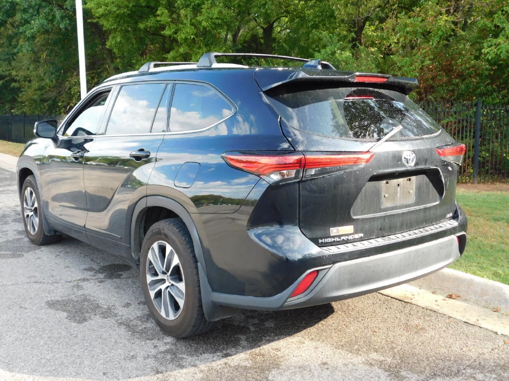 Used 2022 Toyota Highlander XLE SUV