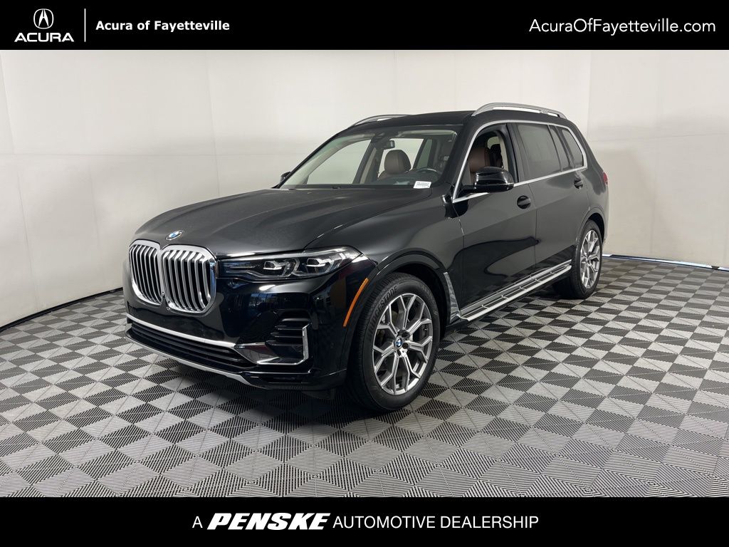 2022 BMW X7 40i's photo