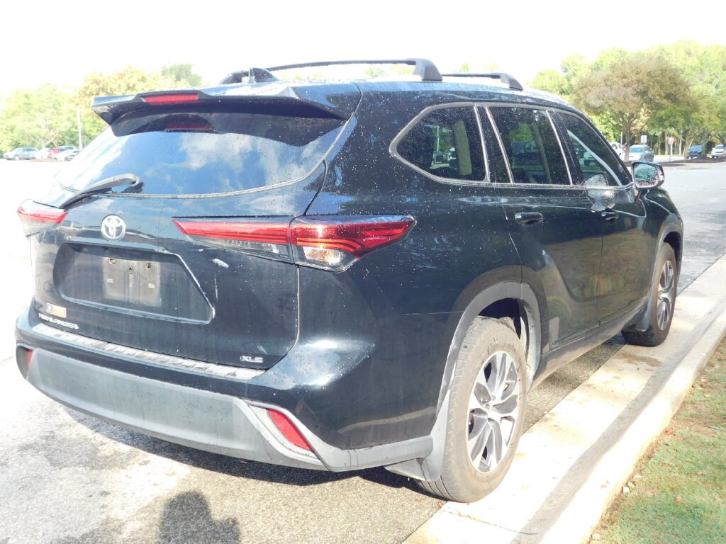 Used 2022 Toyota Highlander XLE SUV