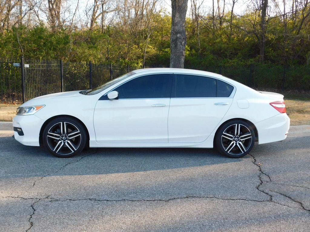 2016 Honda Accord Sport photo 2