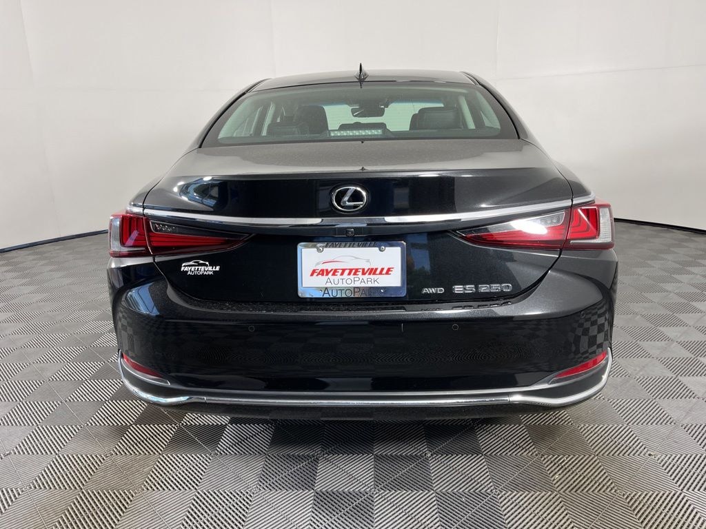 Used 2021 Lexus ES 250 Sedan