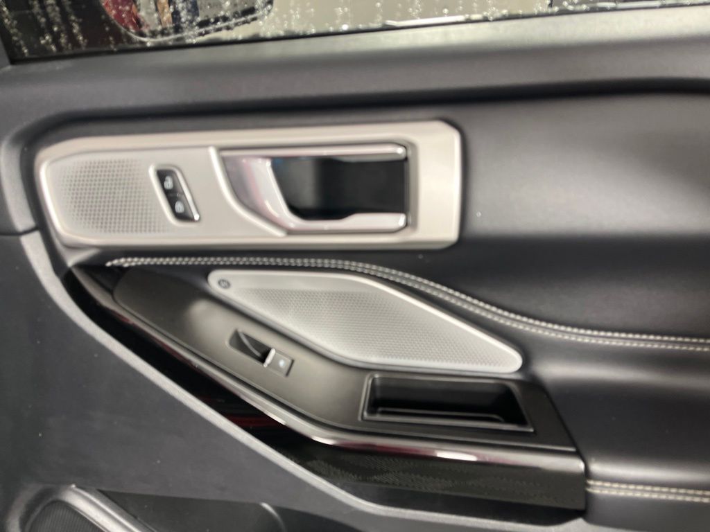 2022 Ford Explorer ST - Photo 21
