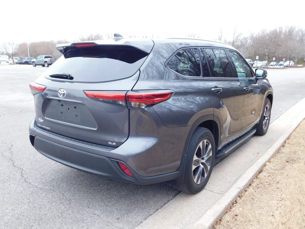 Used 2022 Toyota Highlander XLE SUV