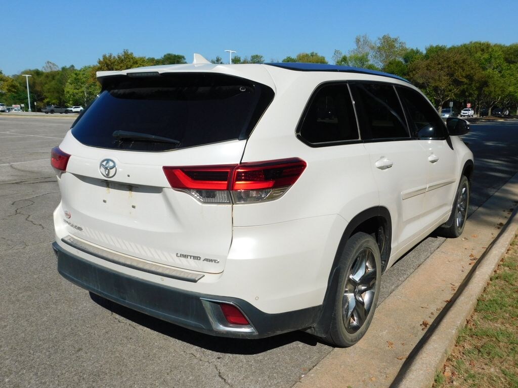 Used 2019 Toyota Highlander Limited Platinum V6 SUV