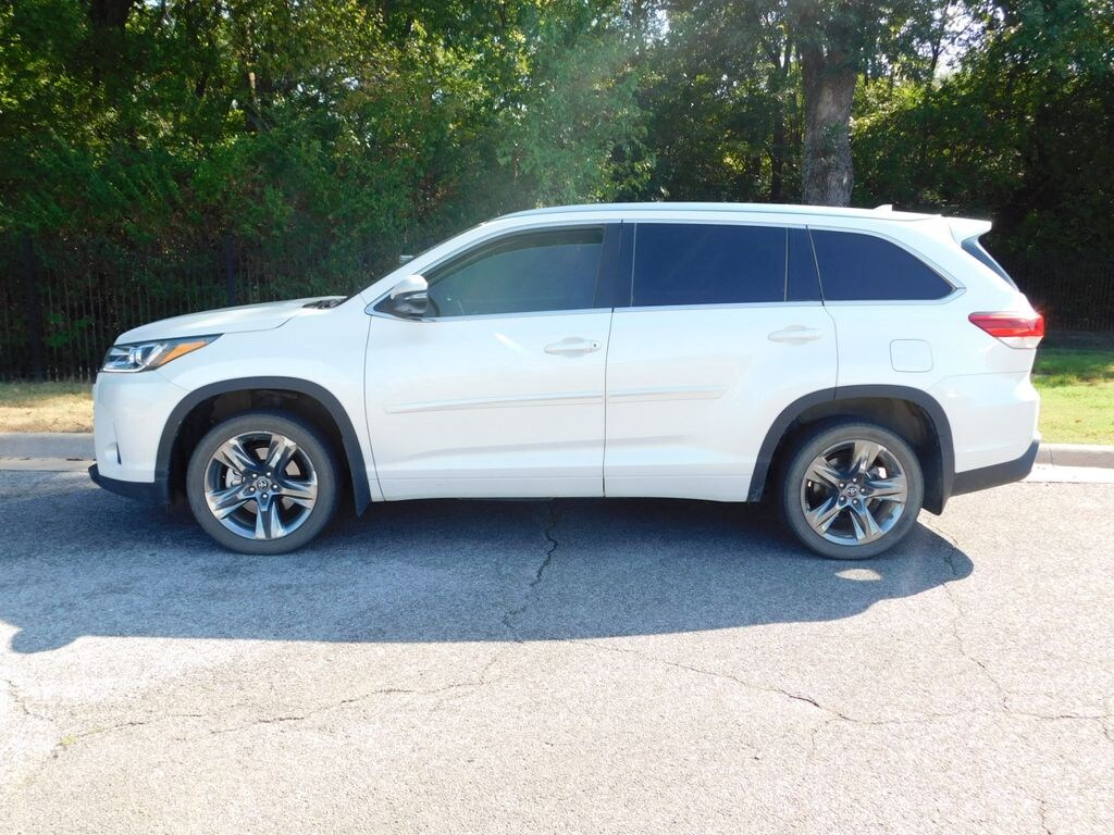 Used 2019 Toyota Highlander Limited Platinum V6 SUV