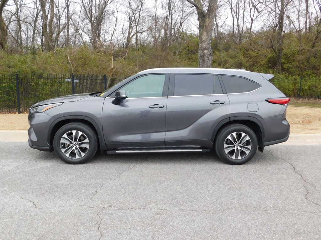 Used 2022 Toyota Highlander XLE SUV