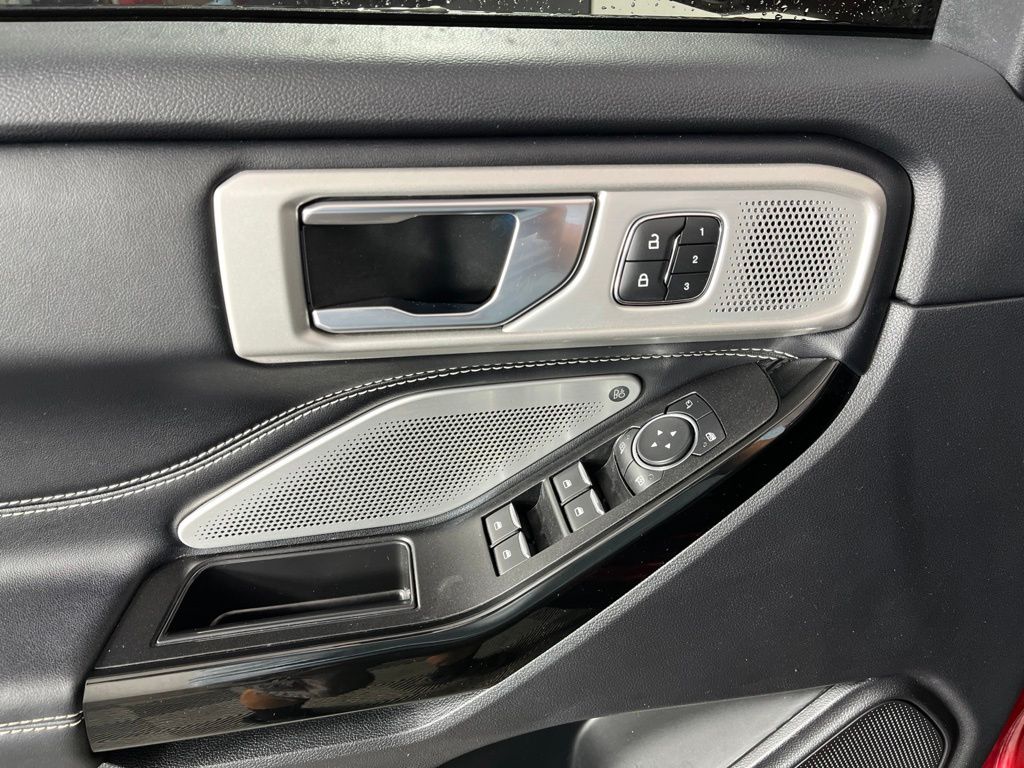 2022 Ford Explorer ST - Photo 24