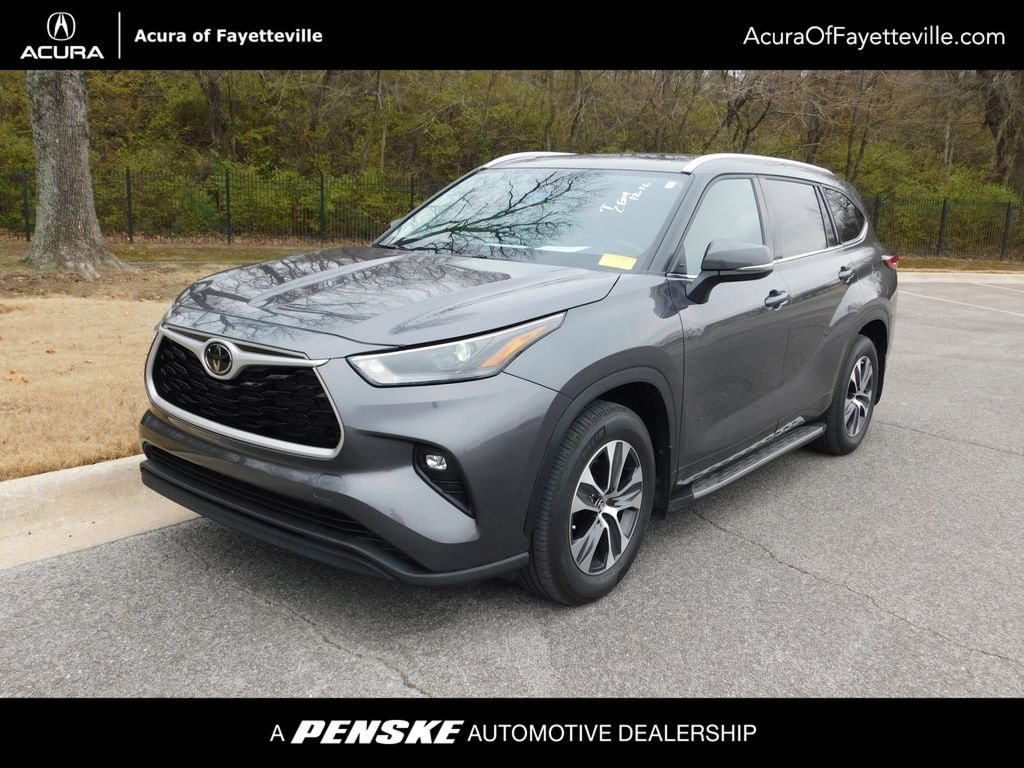 Used 2022 Toyota Highlander XLE SUV