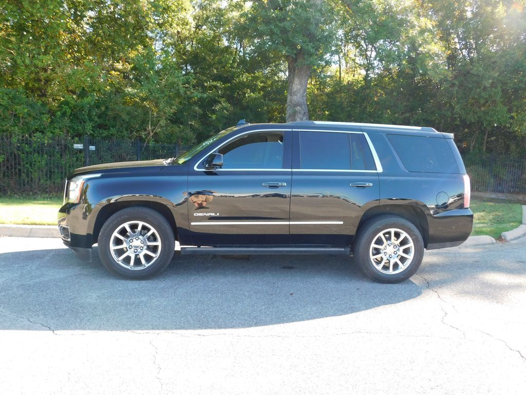 2017 Gmc Yukon Denali photo 2