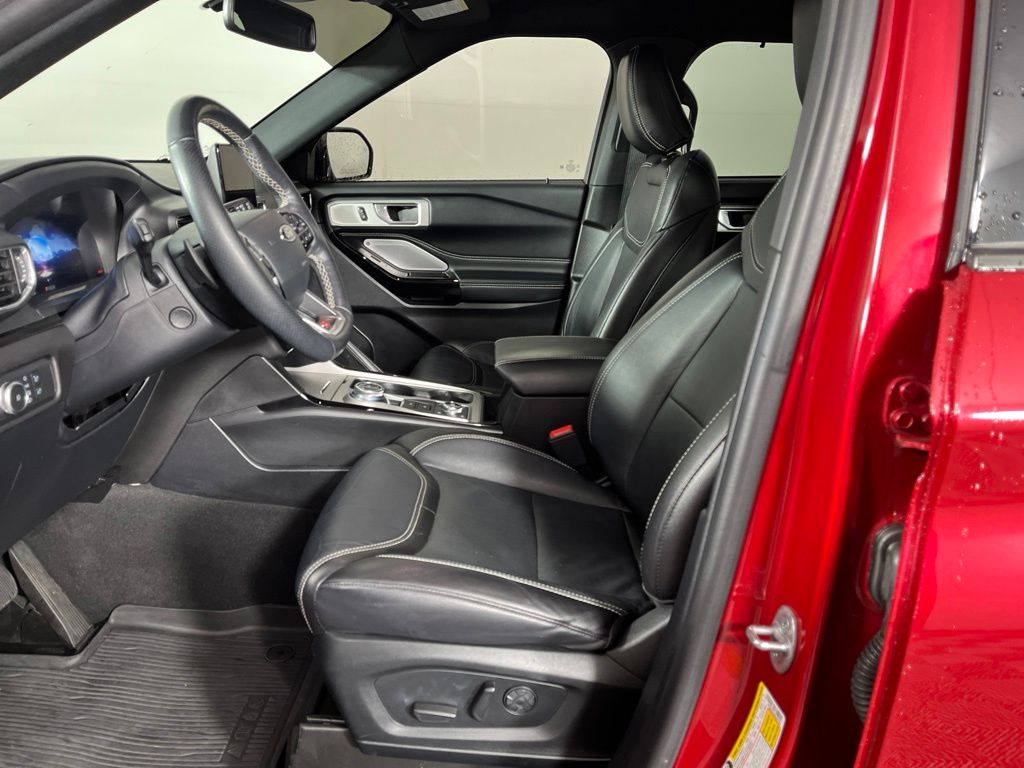 2022 Ford Explorer ST - Photo 22
