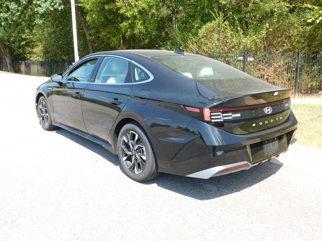 Used 2025 Hyundai Sonata SEL Sedan