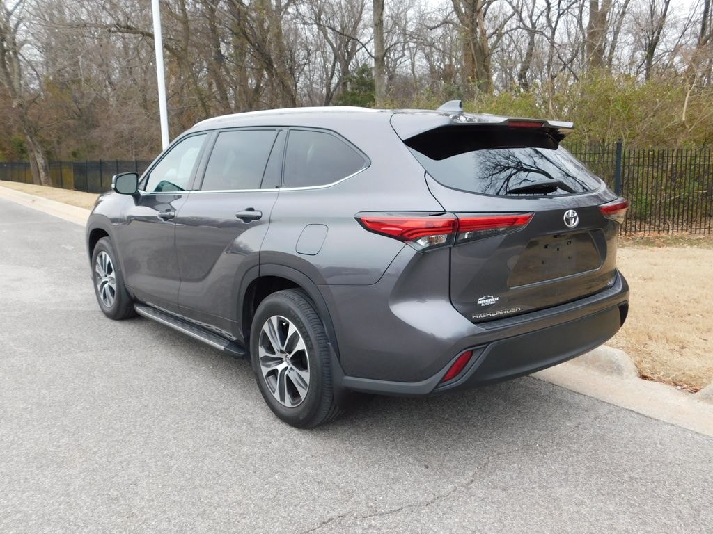 Used 2022 Toyota Highlander XLE SUV