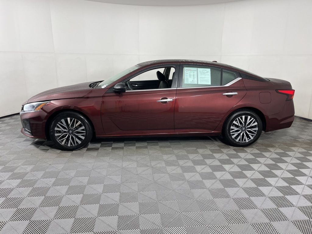 Used 2024 Nissan Altima 2.5 SV Sedan