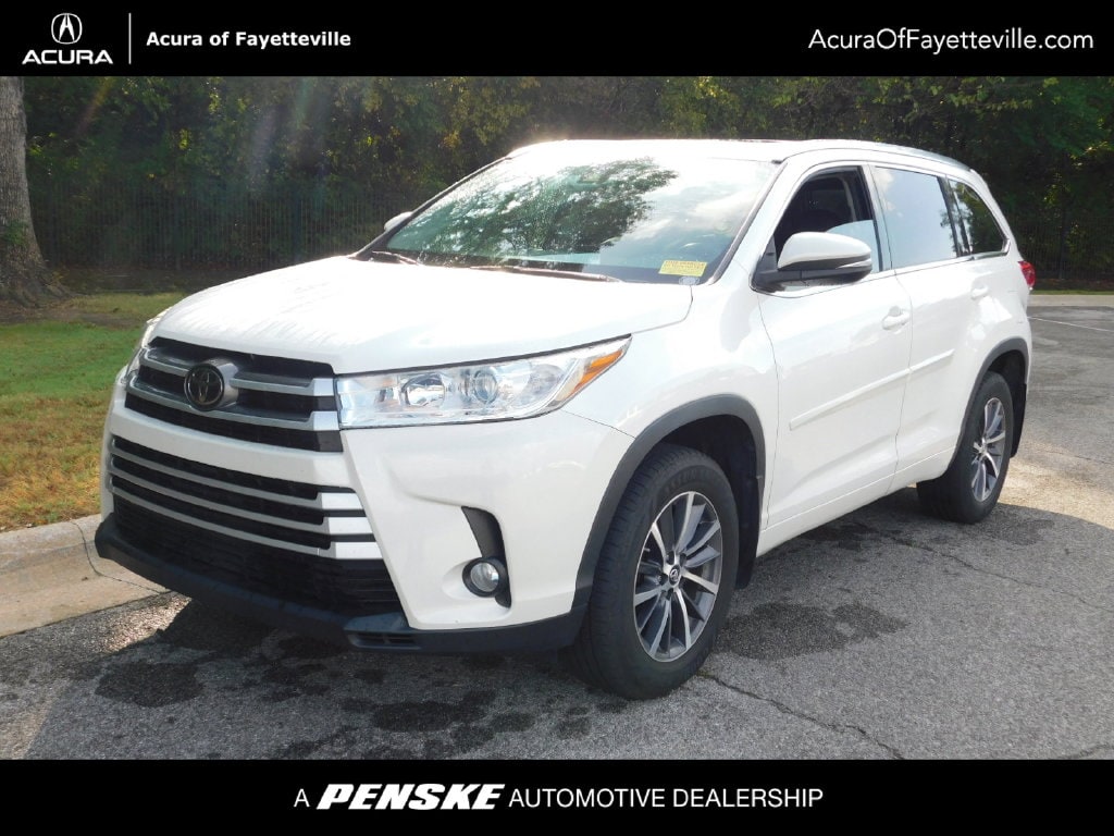 Used 2018 Toyota Highlander XLE V6 SUV