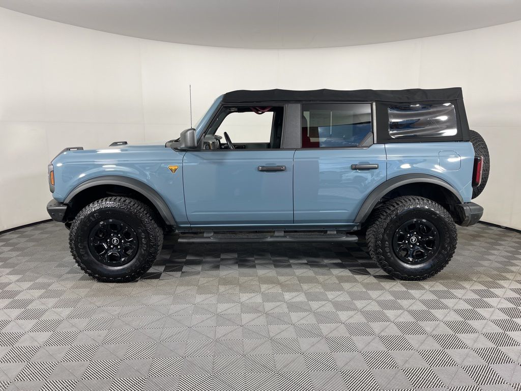 2021 Ford Bronco Badlands photo 2