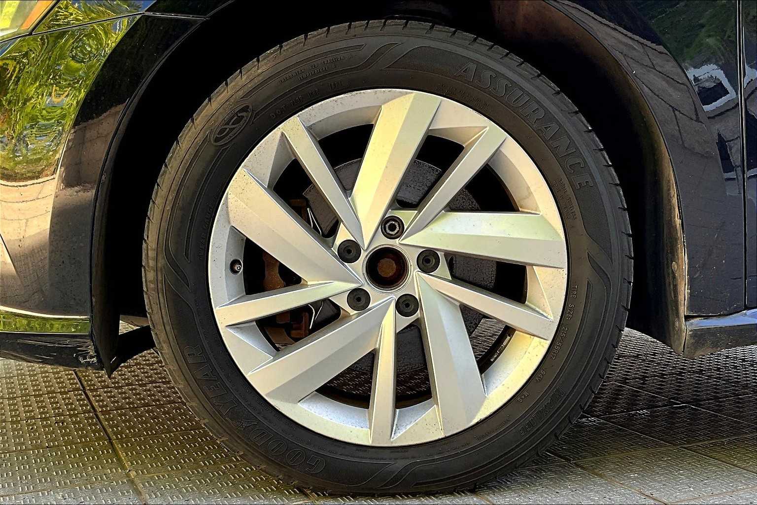 Thumbnail: 2018 Volkswagen Passat - 8