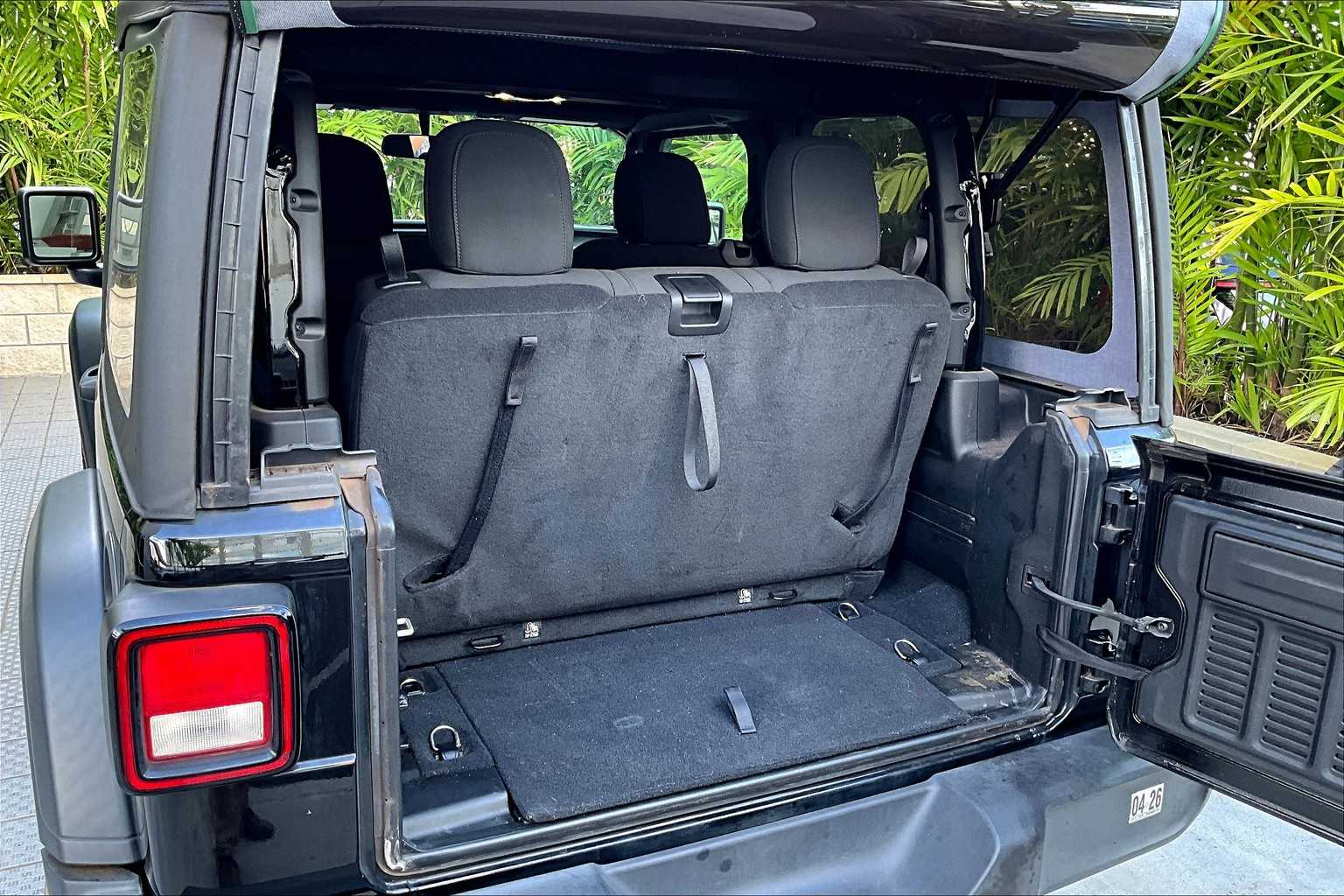 Thumbnail: 2022 Jeep Wrangler - 19