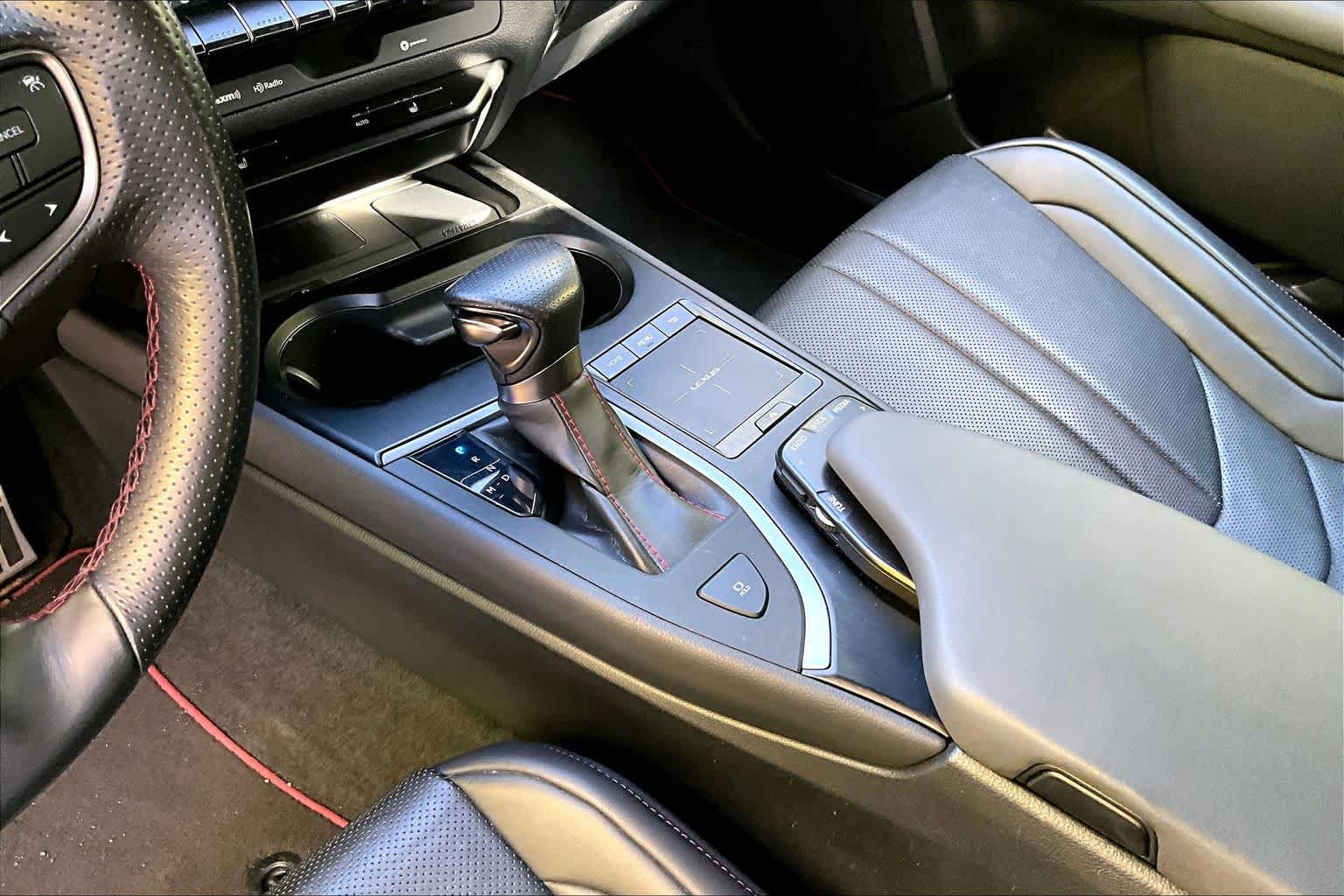 Thumbnail: 2020 Lexus UX - 17