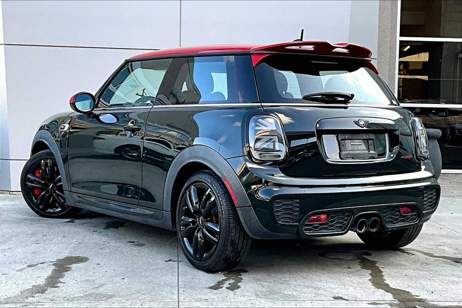 Thumbnail: 2017 MINI Cooper Hardtop - 5