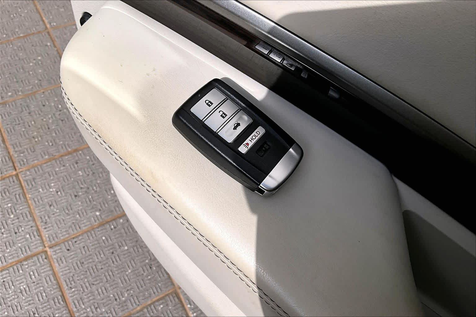 Thumbnail: 2014 Acura RLX - 20