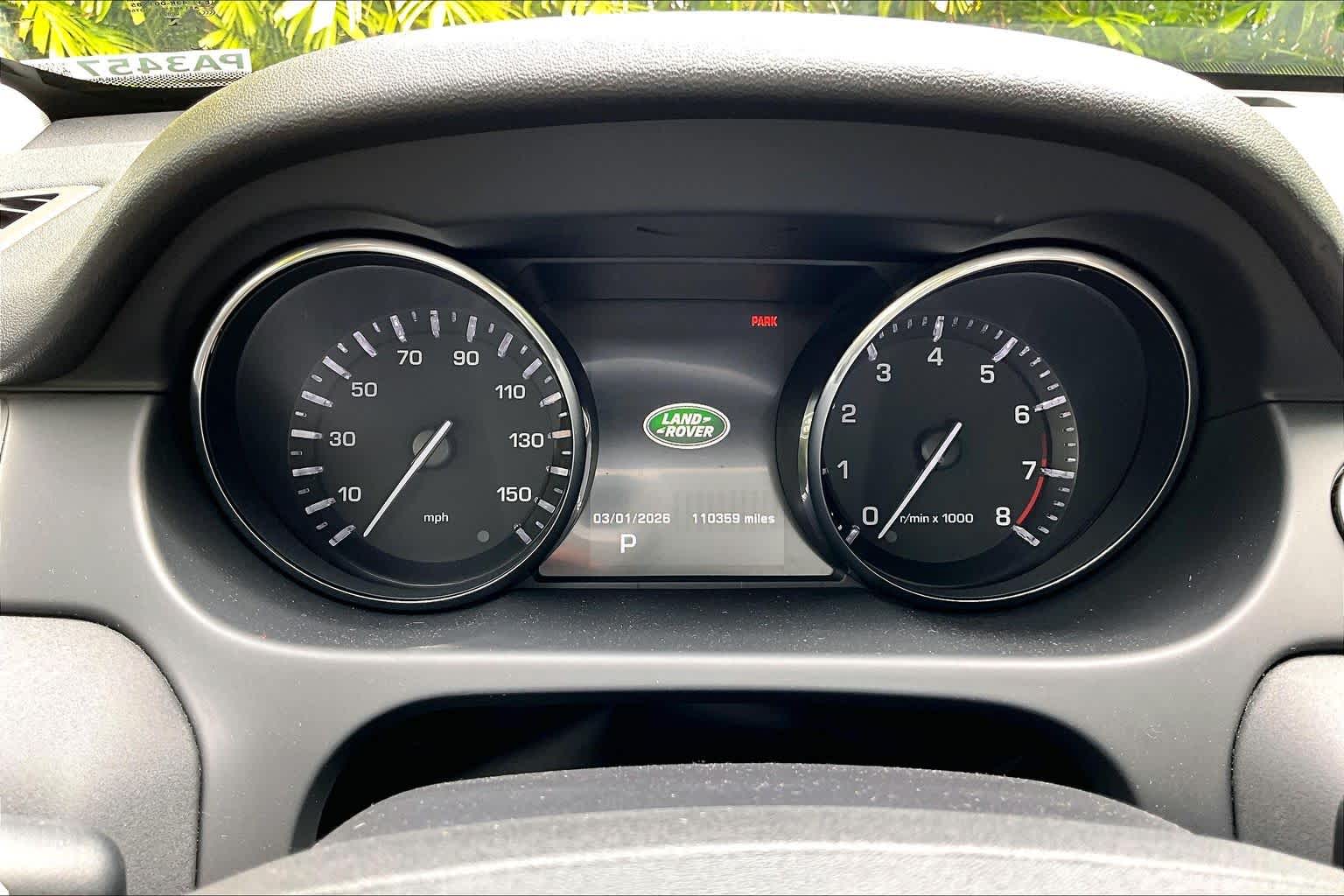 Thumbnail: 2015 Land Rover Discovery Sport - 18