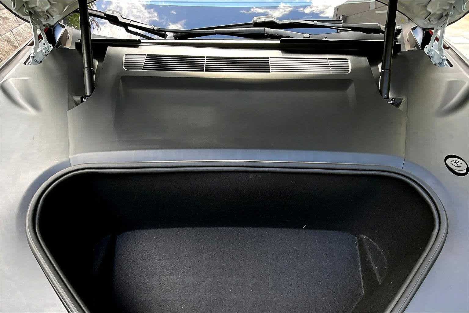 Thumbnail: 2022 Tesla Model S - 10