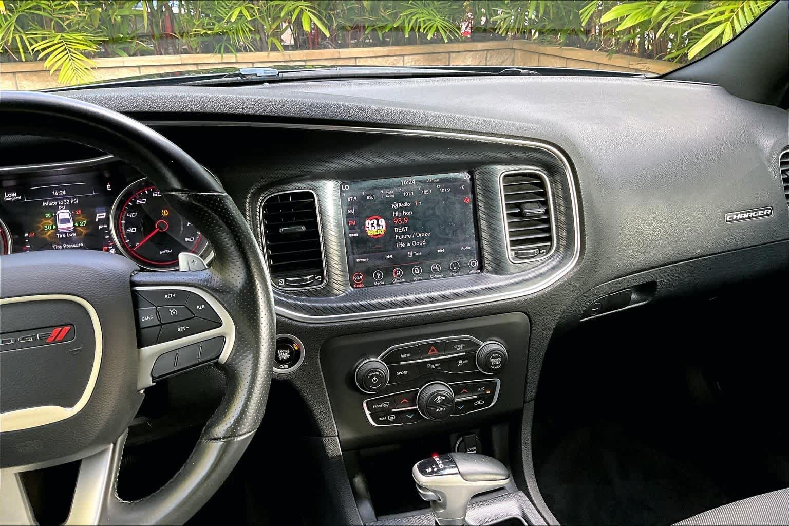 Thumbnail: 2018 Dodge Charger - 16