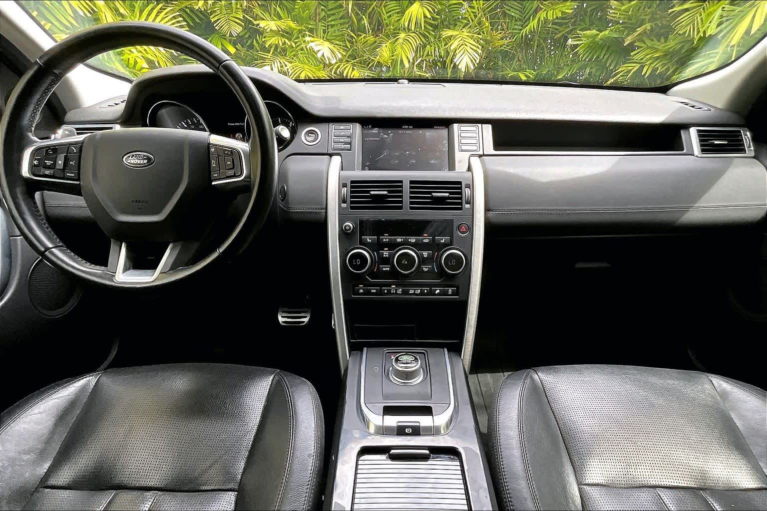 Thumbnail: 2015 Land Rover Discovery Sport - 11