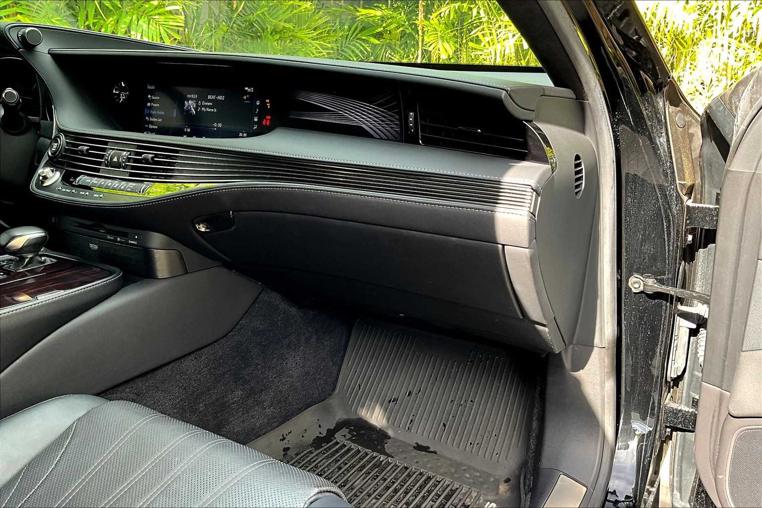 Thumbnail: 2018 Lexus LS - 23