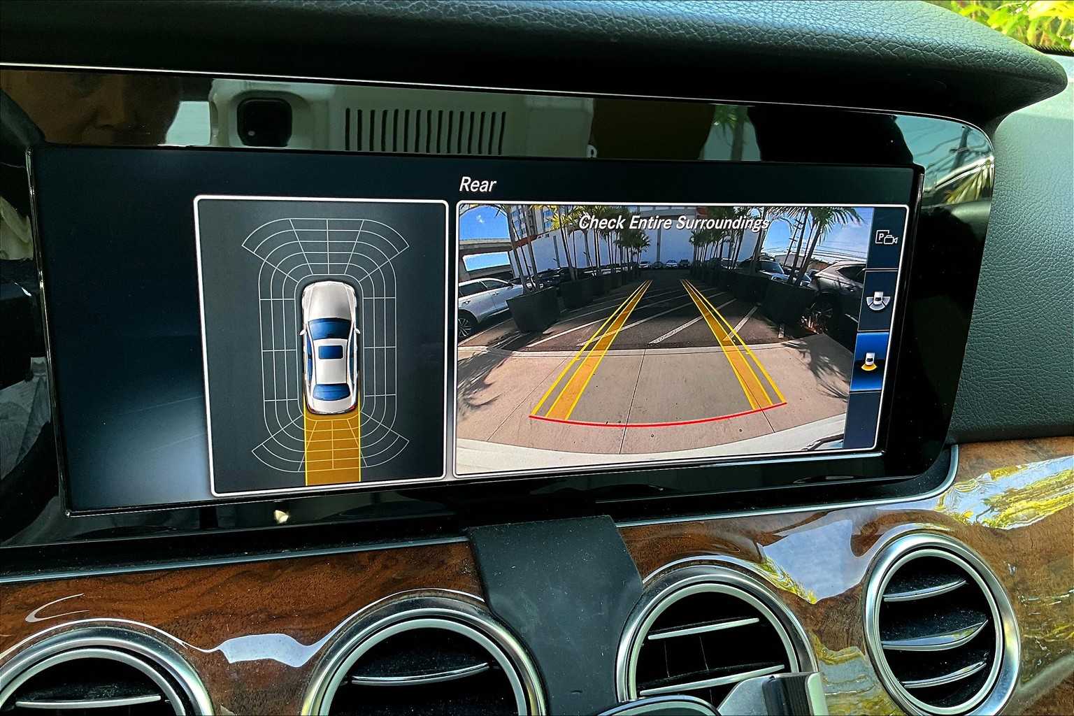 Thumbnail: 2017 Mercedes-Benz E-Class - 27